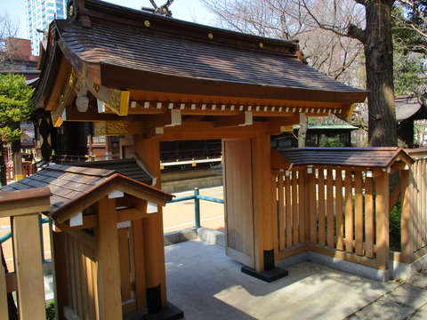 32東神門