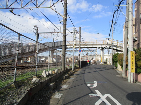 178歩道橋通過