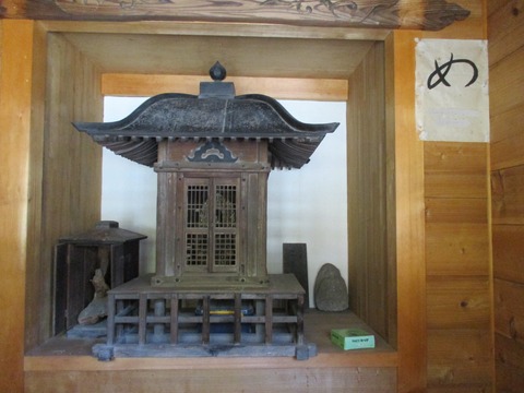 87薬師様と蚕神供養塔4