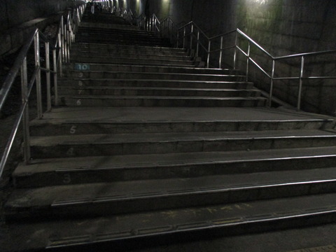 05土合駅4