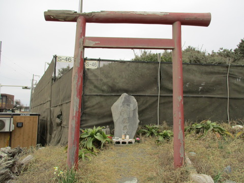 135鳥居・石碑2