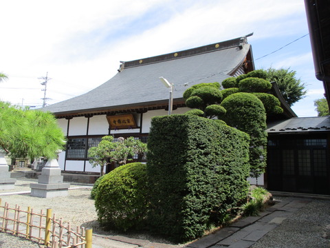 106本堂前
