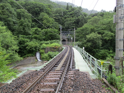 27土合踏切3