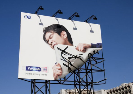 formula-tooth-care-billboard