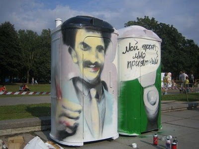 bathroom_graffiti_08