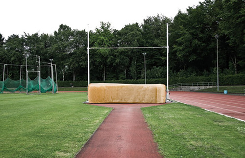 large-scale-objects-soft-bread-2