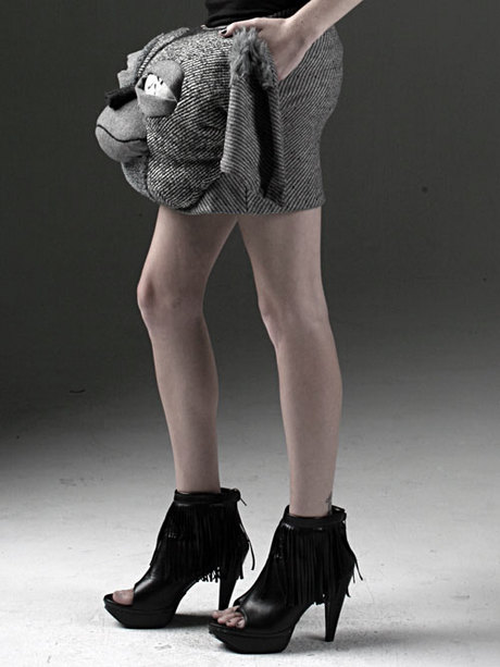 alex_chloe_brian_lichtenberg_gizmo_skirt_5