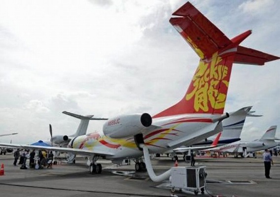 jackie_chan_private_plane_03