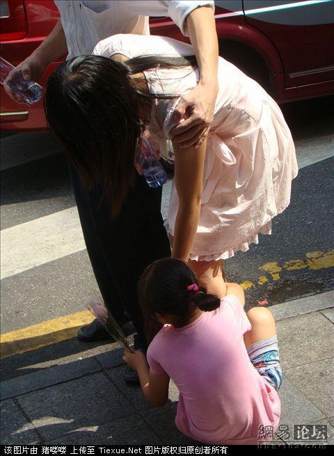 clinging-beggar8