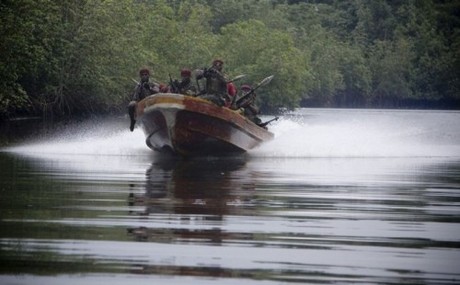 Nigerian_pirates_2