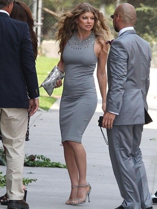 1333983116_celebs_boob_01