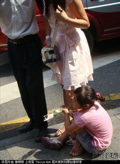 clinging-beggar9