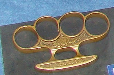 brass-knuckles-10