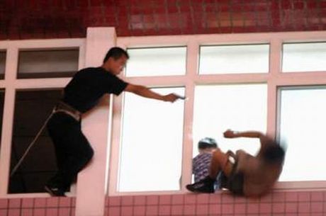 how_china_negotiates_with_kidnappers_05