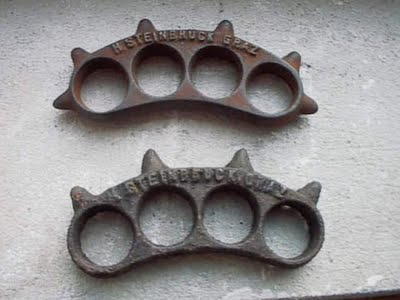 brass-knuckles-03