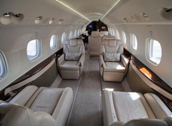 jackie_chan_private_plane_12