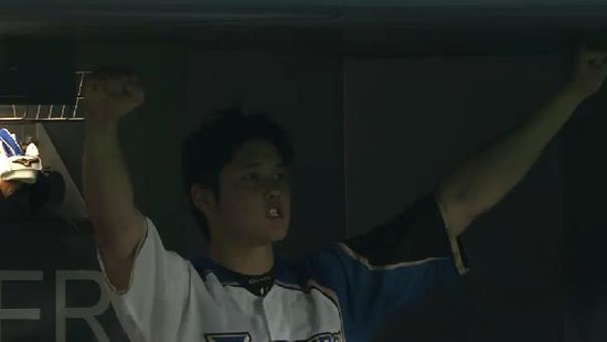 ９回表５メヒアレフトライナー試合終了 (2)