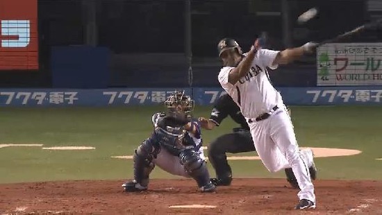 1回裏５デスパイネ２点タイムリー２ベース (2)