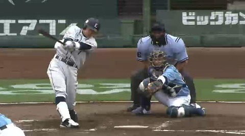 ７回表４栗山満塁弾 (3)