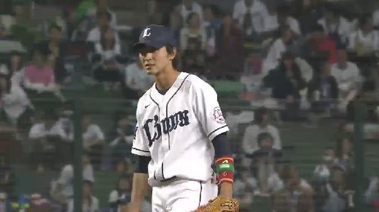 ３回表１金子送球エラー０アウト２塁 (1)