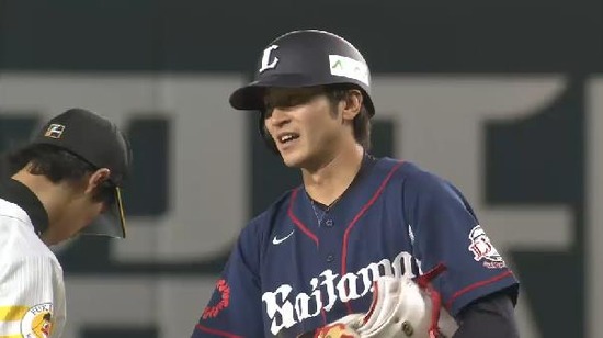 ４回表４金子逆転２点タイムリー２ベース  (2)