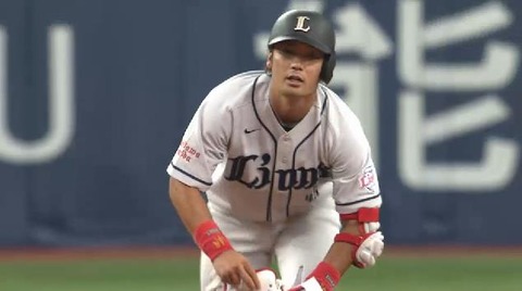 5回表1林崎2ベース (1)