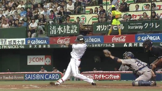 ２回裏１金子２ベース (2)