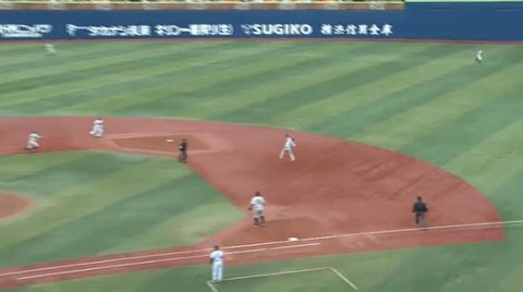 2回裏3セカンド強襲タイムリー (2)