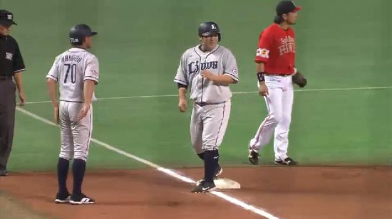 8回表4メヒアヒット1塁3塁 (1)