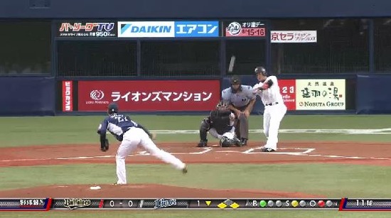 １回裏３中島２点タイムリー２ベース (1)