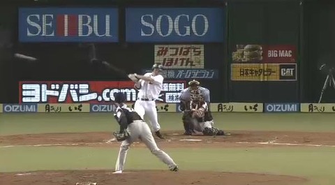 ２回裏５秋山タイムリー (4)