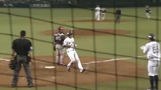 ９回裏５浅村２点タイムリーヒット (4)