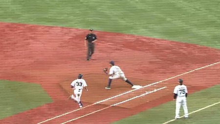 ７回裏５縞田併殺 (3)