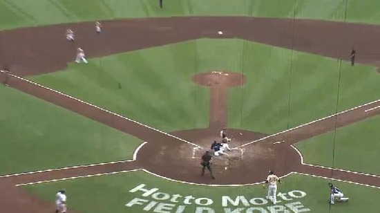 ３回表４森犠牲フライ (1)