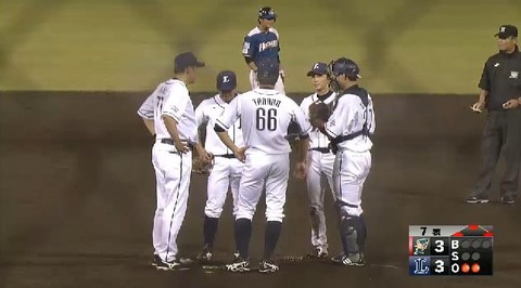 ７回表４田中踏ん張れず満塁