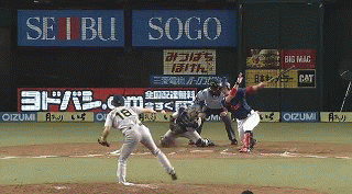 １０回裏６ワイルドピッチ (1)