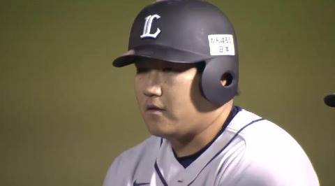 ９回中村勝ち越しタイムリー (2)