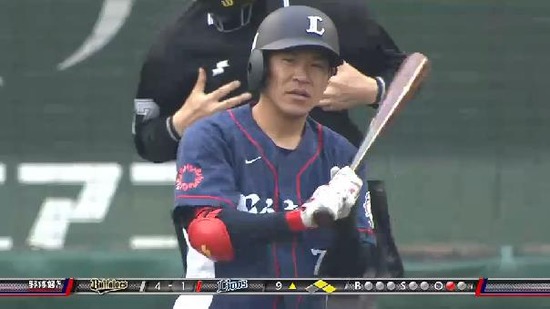 9回表4代打脇谷ファーストゴロ (1)