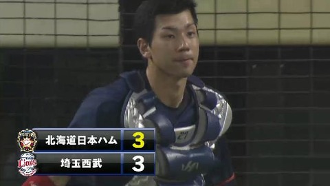 6回表4ワイルドピッチ (3)