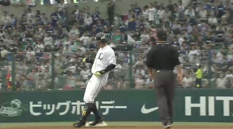 ７回裏２浅村２ベース (7)