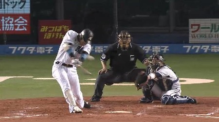 4回裏1井上角中連打 (1)