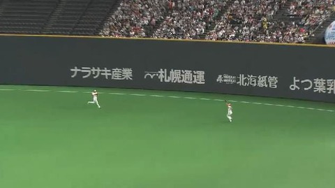 6回表3ライトフライ森戻れず併殺 (3)