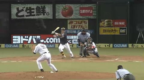 3回表1中村タイムリー2ベース (2)