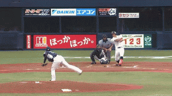 ４回裏１中村ファインプレー (1)