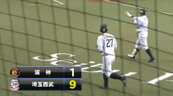 ５回裏１秋山タイムリー (1)