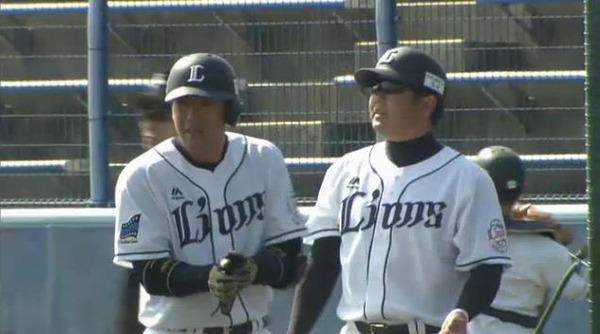 4回裏1木村エラーで出塁炭谷ヒット1塁2塁 (3)