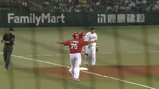 10回表2鈴木ヒットノーアウト1塁3塁 (3)