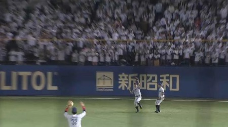 4回裏2大嶺弟犠牲フライ (3)