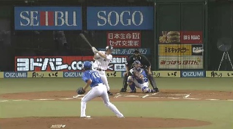 1回裏1秋山3試合連続1打席目ヒット