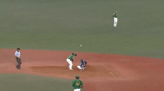 ２回表１メヒア２ベース (3)